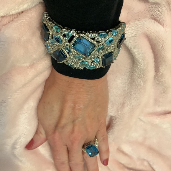 STUNNING!!! London Blue Topaz, Sterling Silver Bracelet - Picture 4 of 10